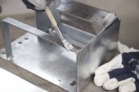 Jak uzupełniać uszkodzony ocynk i powstrzymać korozję?