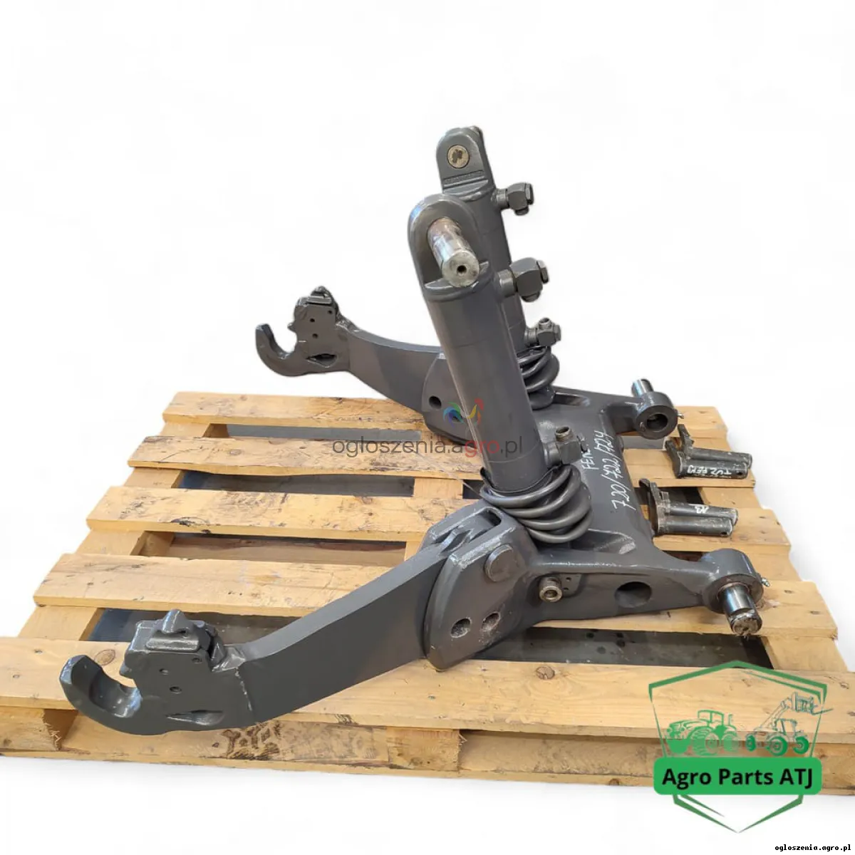 Przedni podnośnik TUZ M716.300.170.041 Fendt 720 Vario