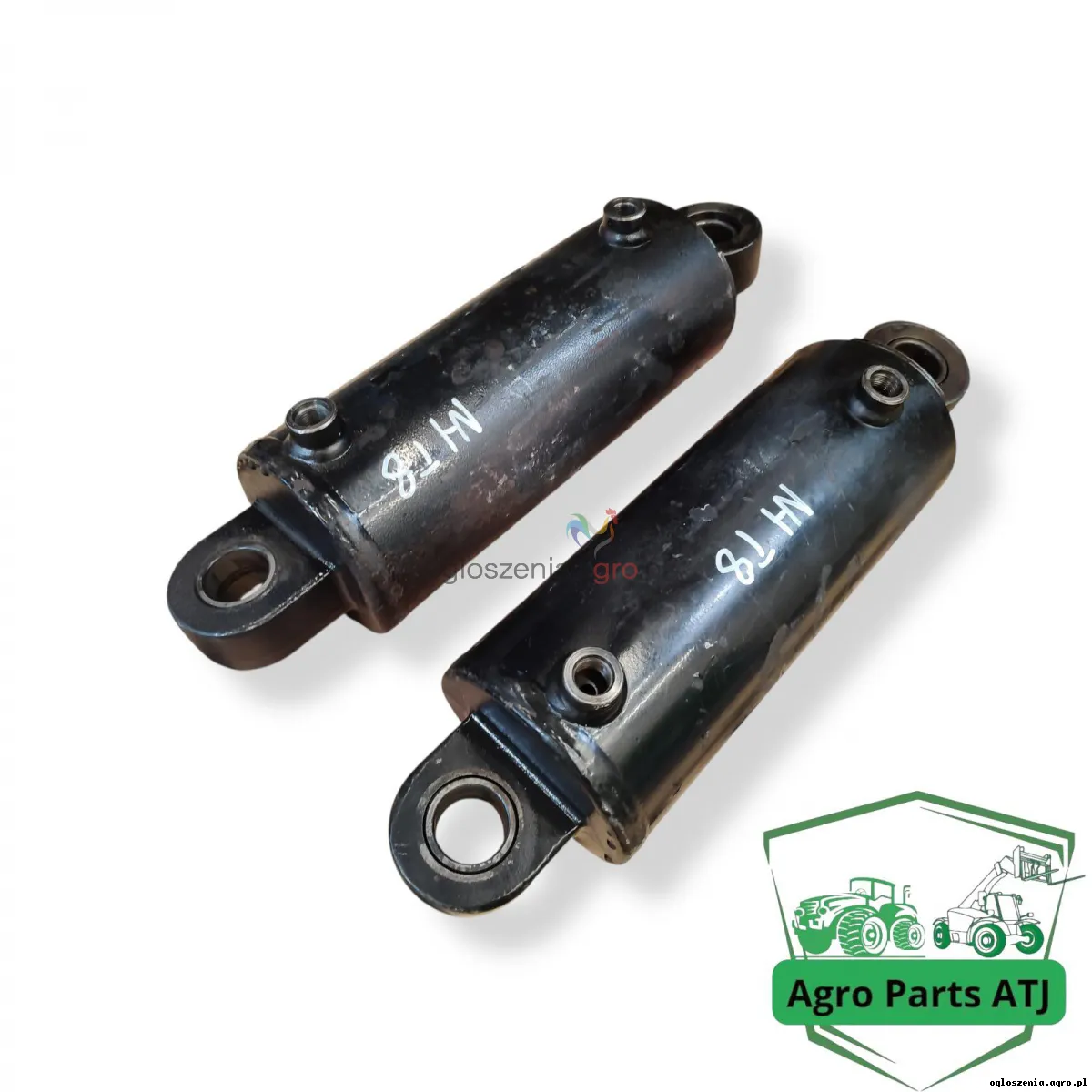 Siłownik hydrauliczny podnośnika New Holland T8.360