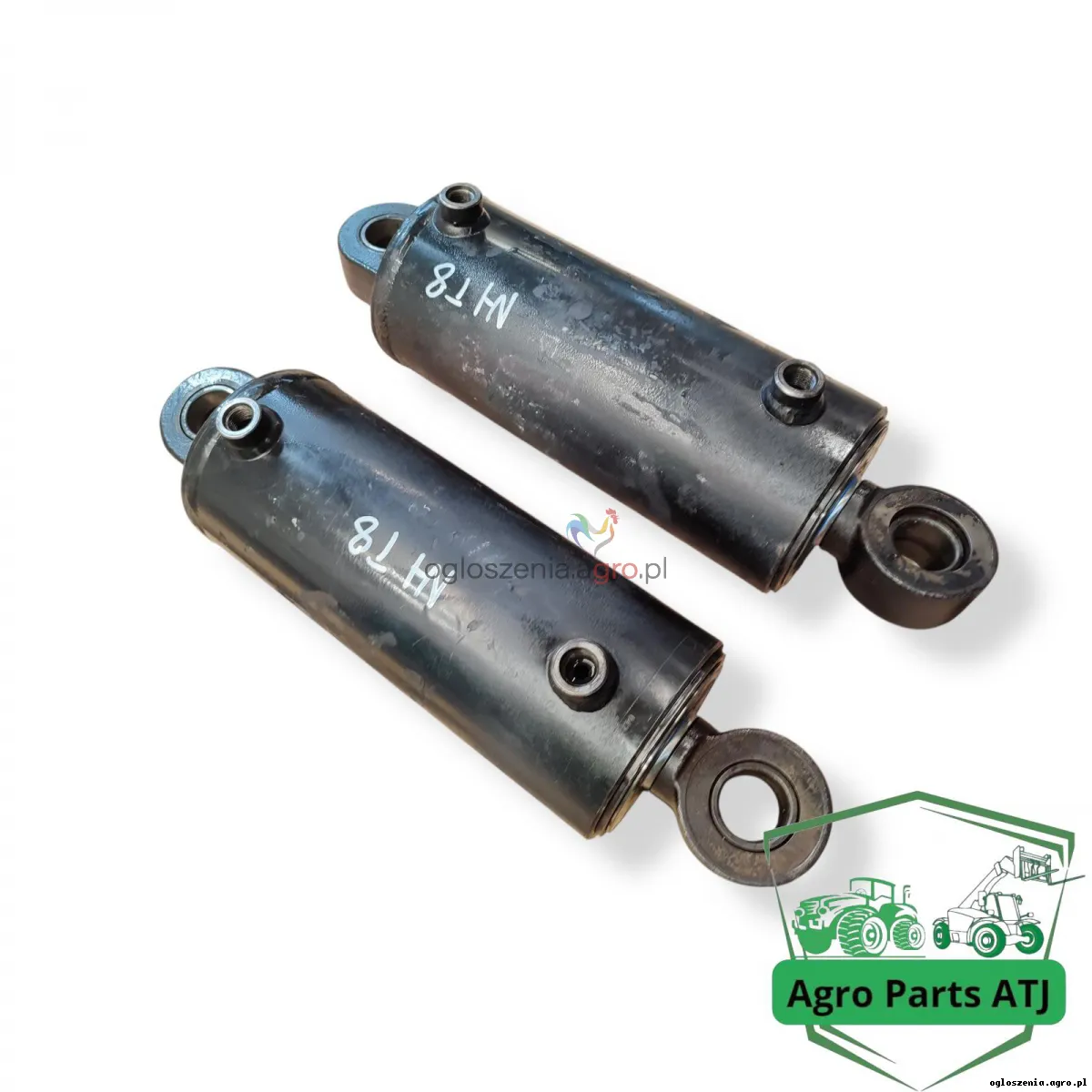 Siłownik hydrauliczny podnośnika New Holland T8.360