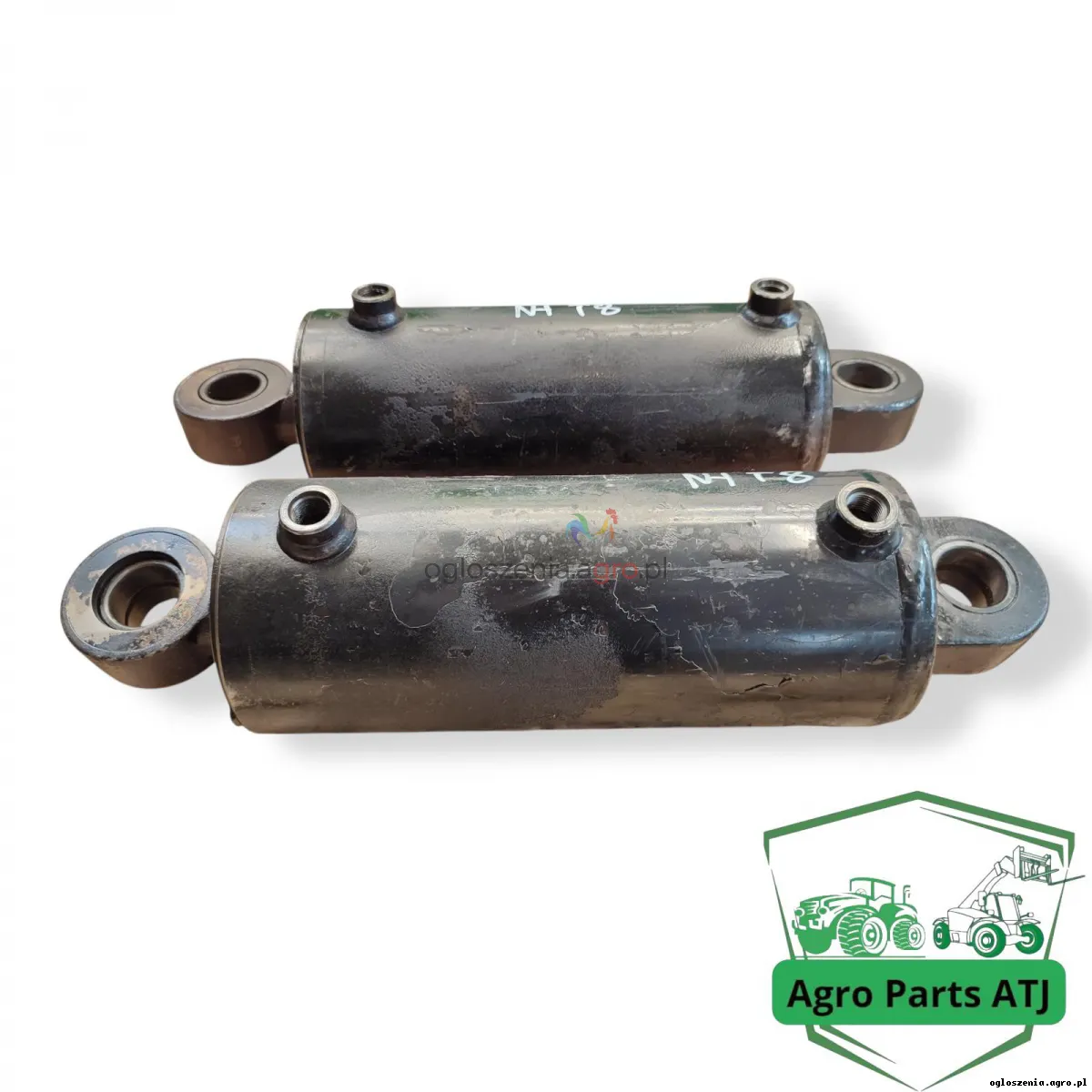 Siłownik hydrauliczny podnośnika New Holland T8.360