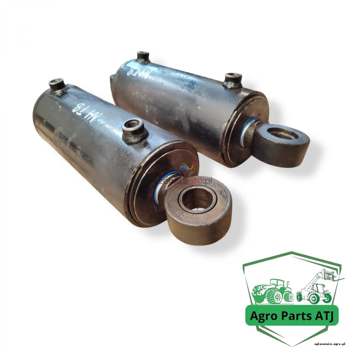 Siłownik hydrauliczny podnośnika New Holland T8.360