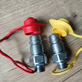 Wtyk szybkozłącze hydrauliczne gwint zewnętrzny 18x1.5 Podana cena 30 zł dotyczy 2 sztuk z osłonami,