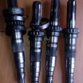 Wałek przedniego napędu Massey Ferguson 3050,3060,3070,3080,3090,3125