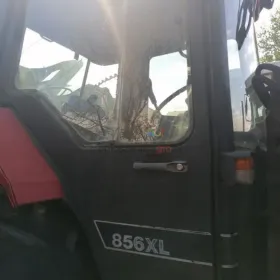 Drzwi prawe Case XL 4240,743,844,745,845,1255,1056,595,856,995