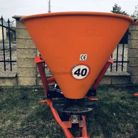 Rozsiewacz nawozów lejkowy 300 L TRANSPORT