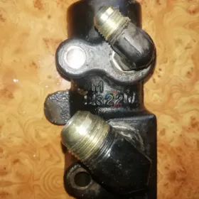 Zawór CASE: CX 80, CX 90, CX 100, C50, C60, C70, C80, C90, MCCORMICK