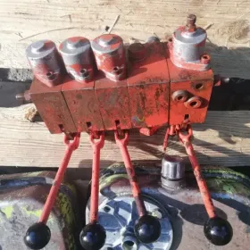Rozdzielacz hydraulivzny Deutz-Fahr 900,1322,1300,2580,2680,1600,